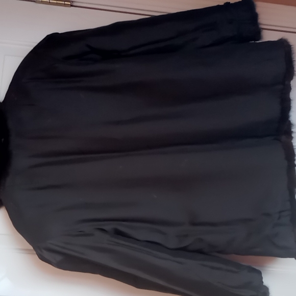 Mink/ Fox Short Jacket Size M/L - Picture 8 of 16